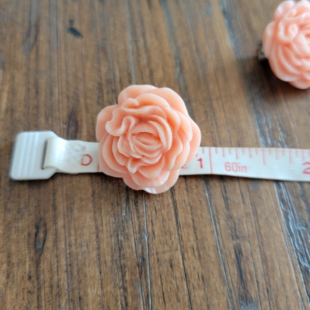 Vintage Peach Colored Roses Clip On Earrings - Picture 3 of 4
